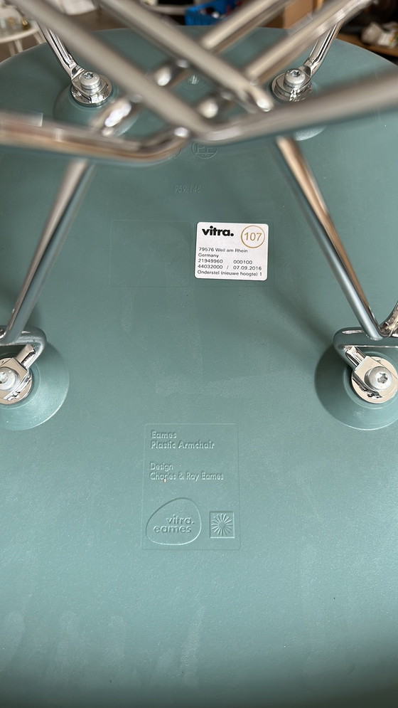 Image 1 of 2x Eames Vitra DAR Schalensitze (Ozeanfarbe)