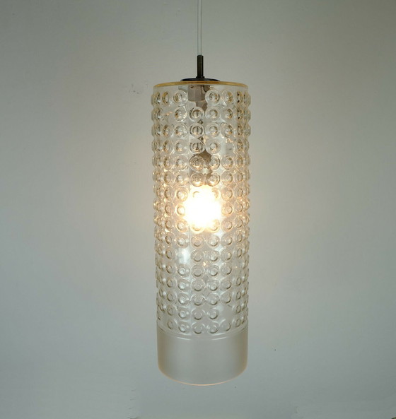 Image 1 of riesige zylindrische Stablampe, Hängeleuchte, Blasenglas, geätztes Glasdesign, Rolf Krueger, 1967