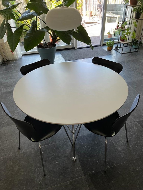 Image 1 of Kartell Tisch + 5x Fritz Hansen Butterfly Chair