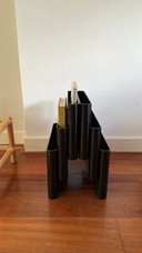Kartell Giotto Stoppino Zeitschriftenständer