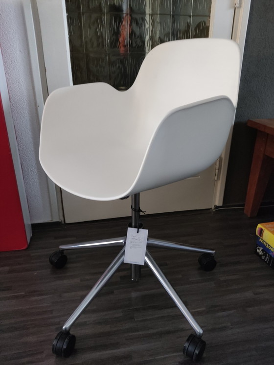 Image 1 of Normann, Umarmungsstuhl Swivel 5w, Gaslift