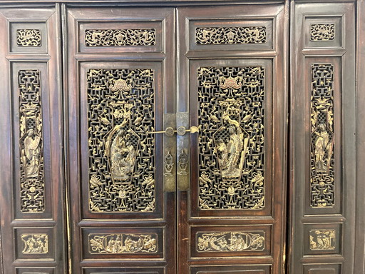 Chinesischer Schrank