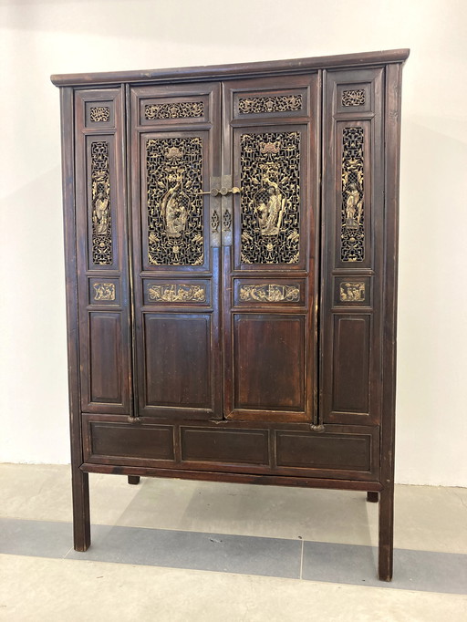 Chinesischer Schrank