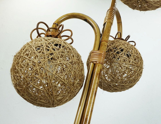 Image 1 of seltene Stativ-STEHLEUCHTE aus der mid century, Bambus-Rattan, 50er Jahre, Hawaii-Tiki-Ära, 3 Schirme