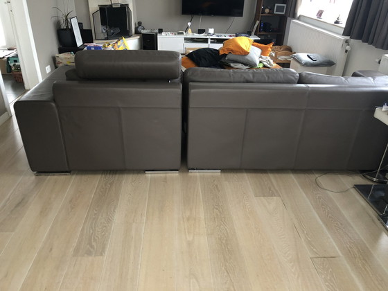 Image 1 of Taupefarbenes Echtledersofa mit doppeltem Meridian und 2 breiten Sitzen