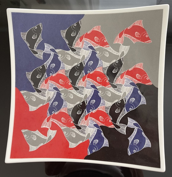 Image 1 of M C Escher Teller + Buch