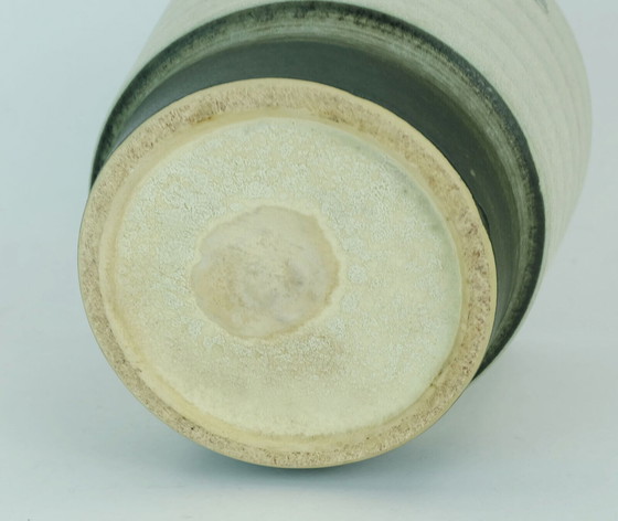 Image 1 of  BLUMENTOPF Übertopf U-Keramik Streifenmuster Grau- und Schwarztöne 50er 60er Jahre