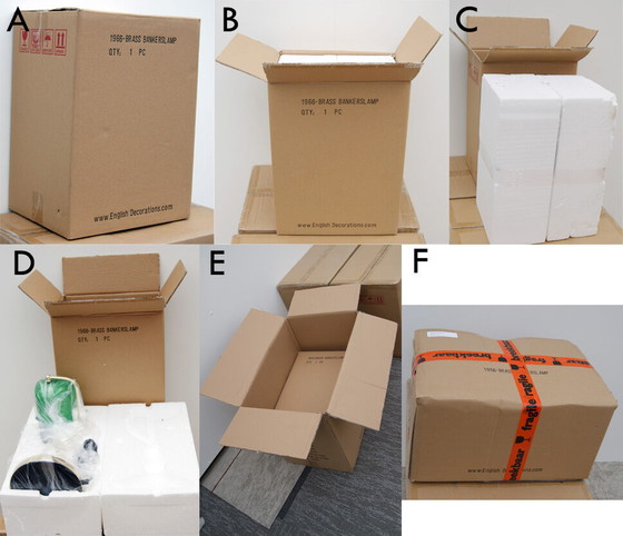 Image 1 of Bankerlampe, chromweißer Glasschirm