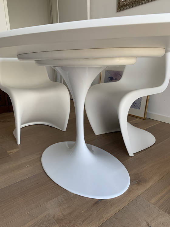 Image 1 of Tulpentisch + 4x Vitra Panton Chair