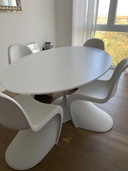 Tulpentisch + 4x Vitra Panton Chair