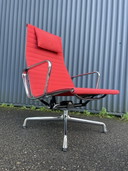 Vitra Eames Set EA124 + EA125 Sessel und Ottomane