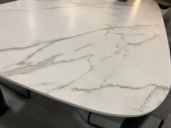 Image 1 of Leolux Tico Esstisch - Calacatta