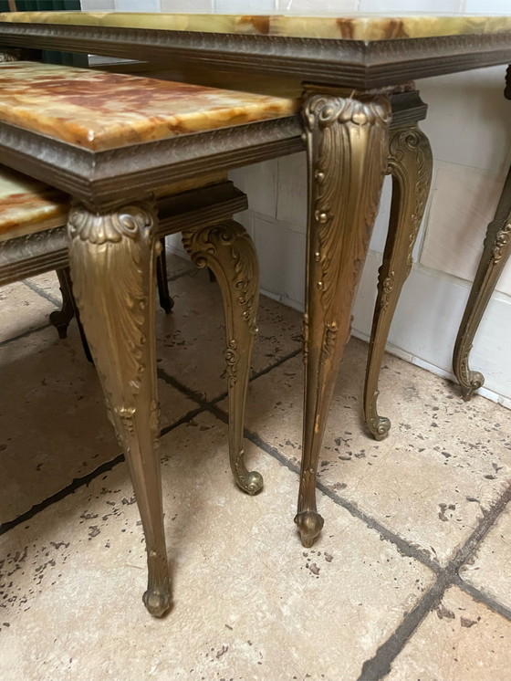 Image 1 of Set aus 3 Messing-Onyx-Beistelltischen