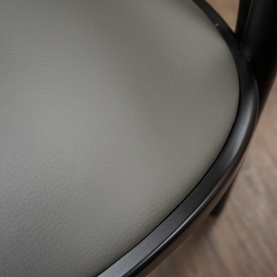 Image 1 of Thonet No. 81 Stuhl