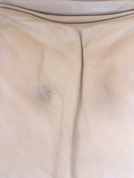 Image 1 of Jori Sessel