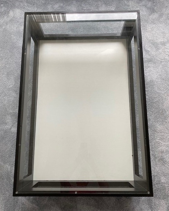 Image 1 of Geräumiger Couchtisch (ideal für Zeitschriften).