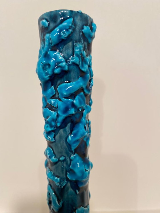 Image 1 of Mid-Century Modern Vallauris France glasierte blaue Keramikvase signiert