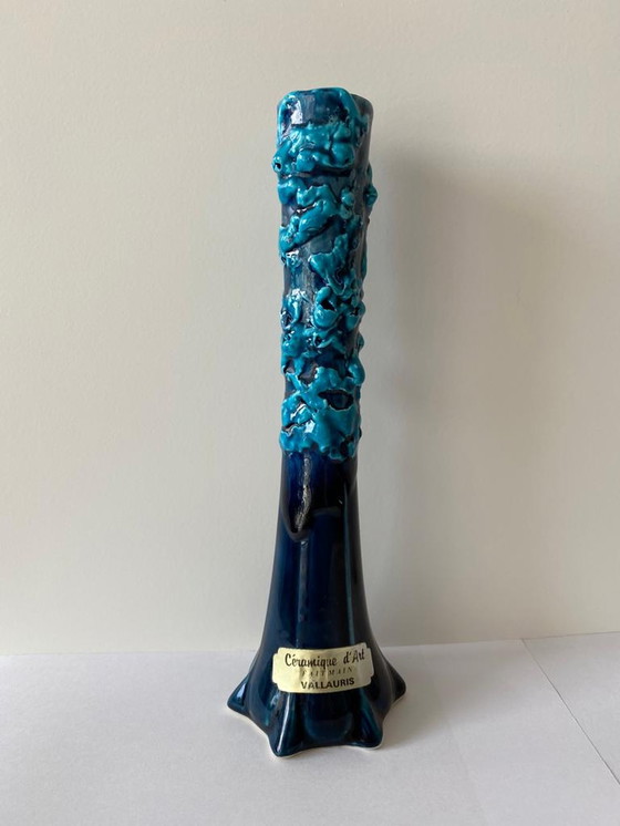 Image 1 of Mid-Century Modern Vallauris France glasierte blaue Keramikvase signiert