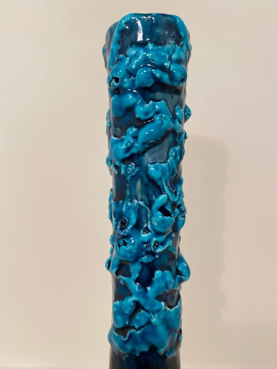 Image 1 of Mid-Century Modern Vallauris France glasierte blaue Keramikvase signiert