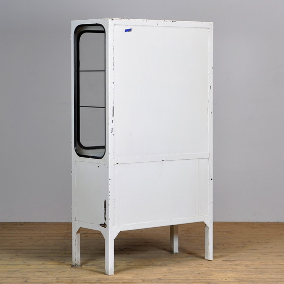 Image 1 of Vintage Arztschrank aus Glas & Eisen
