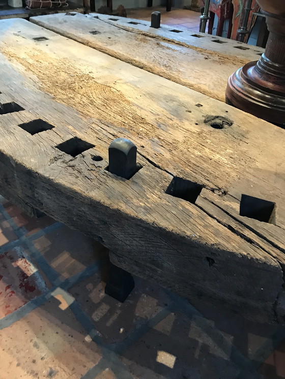 Image 1 of Authentischer Getreidemühlen-Couchtisch