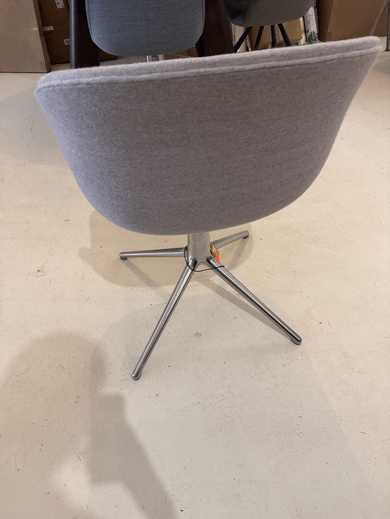 Image 1 of Normann Copenhagen Hyg Stuhl drehbar