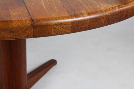 Image 1 of Ovaler dänischer Vintage Esstisch aus Teakholz