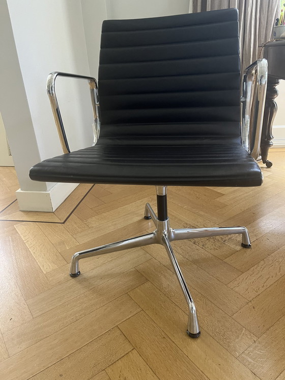 Image 1 of Aemes Vitra Konferenzstuhl Leder schwarz