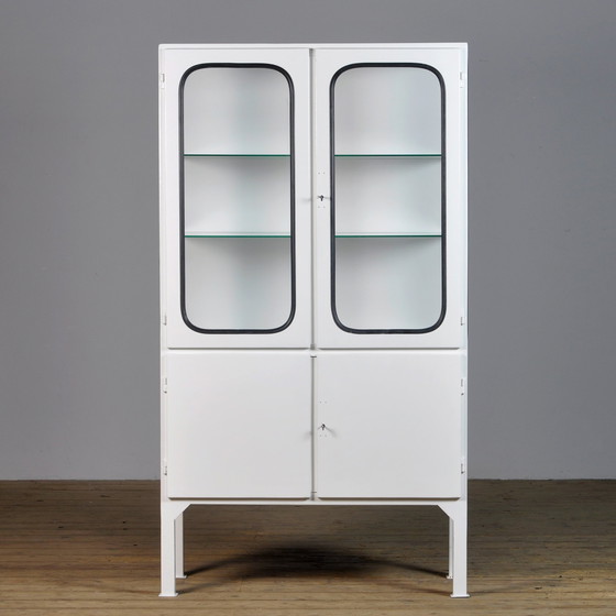 Image 1 of Vintage Medizinschrank