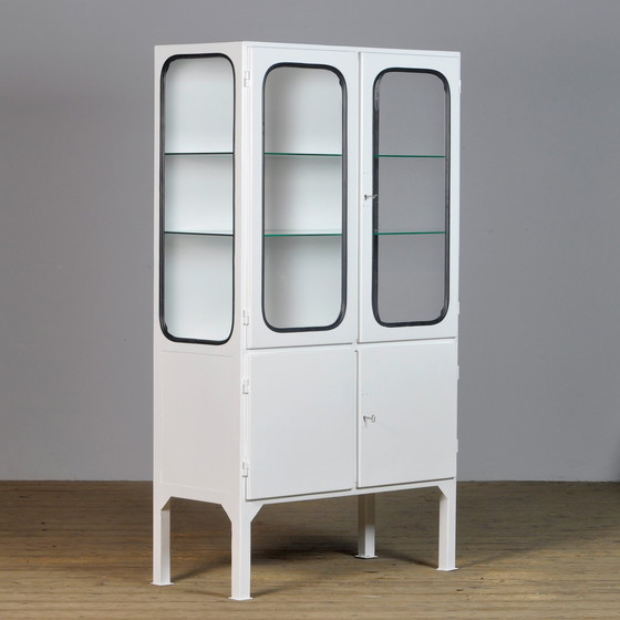 Image 1 of Vintage Medizinschrank