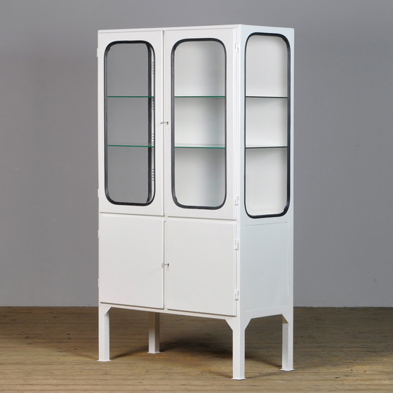 Image 1 of Vintage Medizinschrank