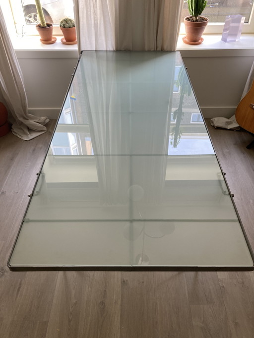 Niels Gammelgaard Glastisch