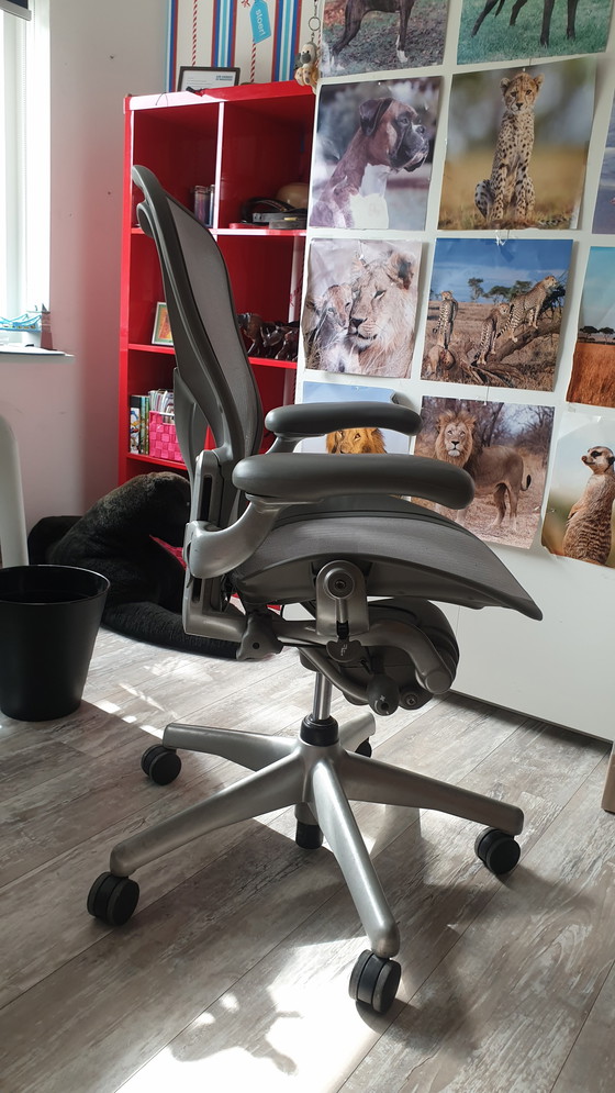 Image 1 of Herman Miller Aeron B Vollausstattung Carbon