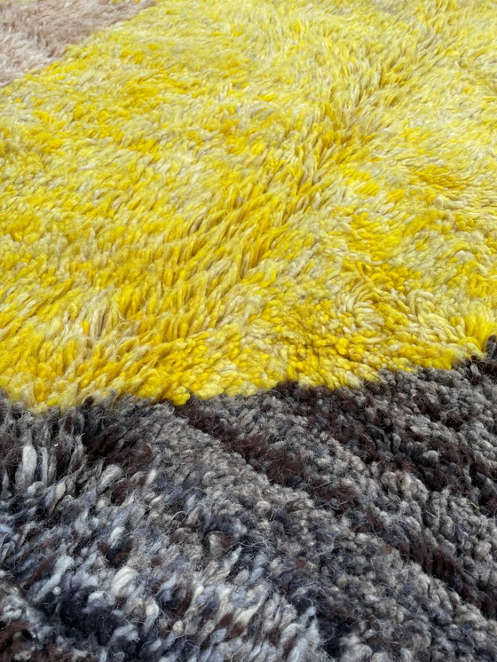 Image 1 of Modern Abstrakt ethnischer marokkanischer Berberteppich