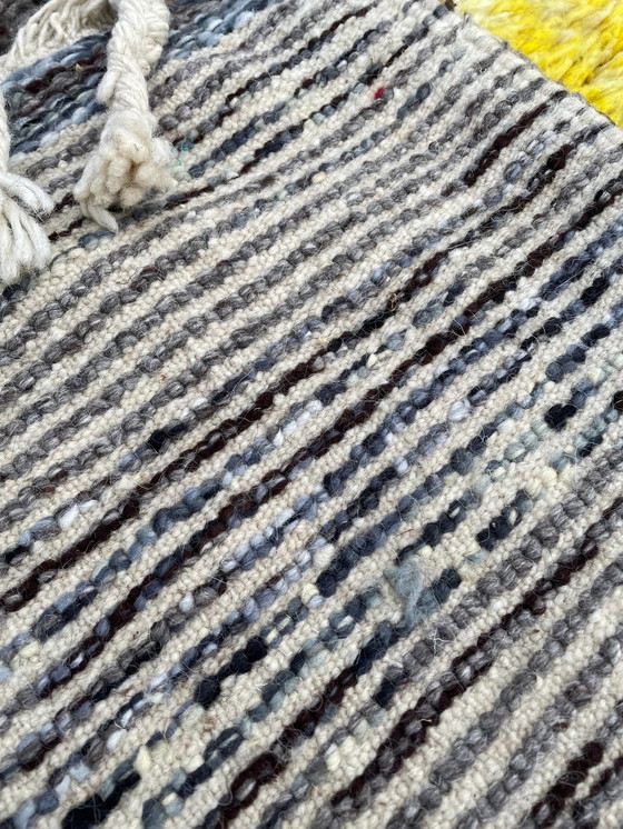 Image 1 of Modern Abstrakt ethnischer marokkanischer Berberteppich