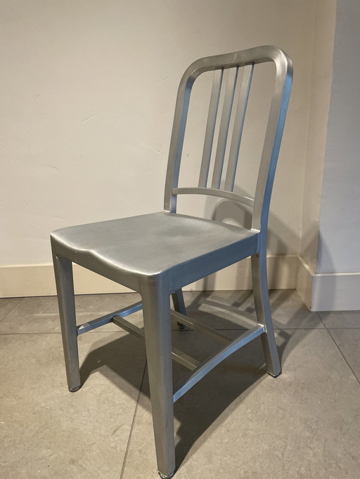 Marineblauer Stuhl von Emeco