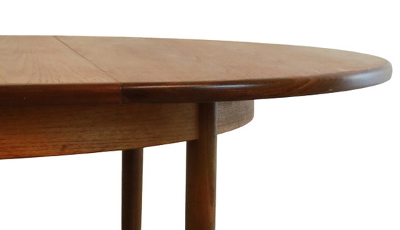 Image 1 of G-Plan Esstisch rund ausziehbar vintage 'Breadsell'