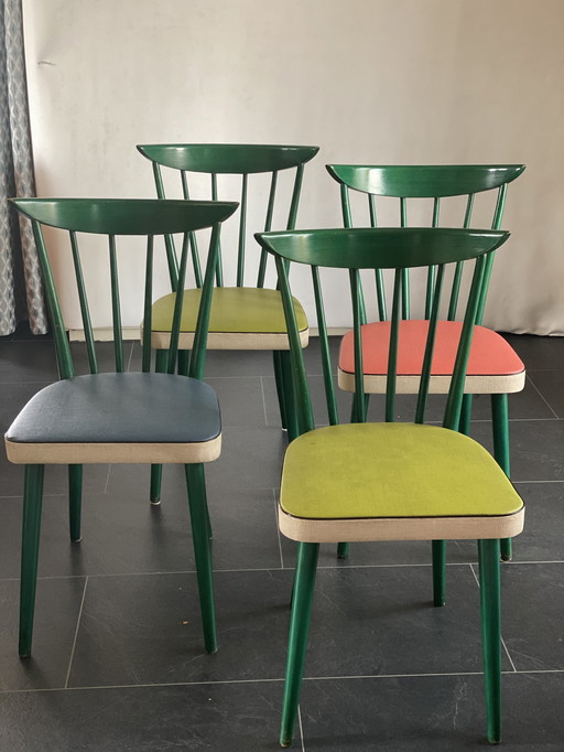 Set mit 4 Vintage Esszimmerstühlen mit Spindelrücken