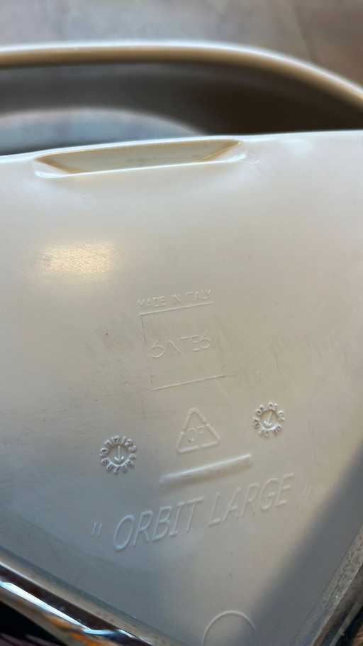 8 Sintesi Orbit Large Stühle