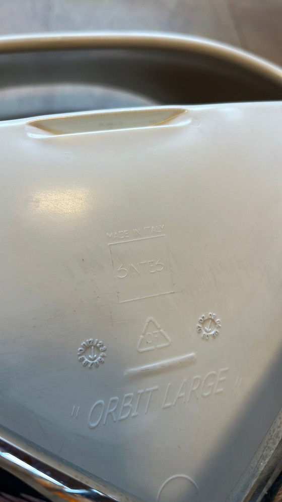 Image 1 of 8 Sintesi Orbit Large Stühle