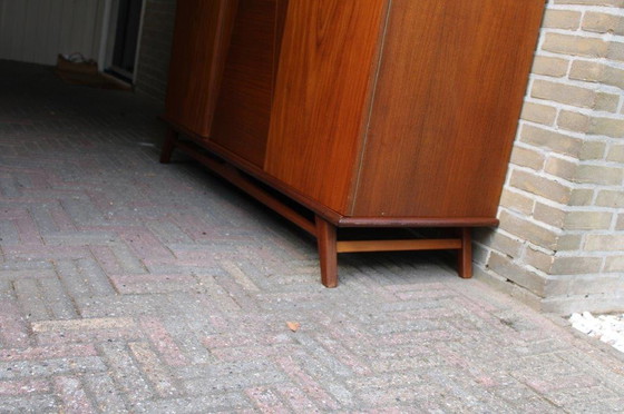 Image 1 of Dreitüriger Kleiderschrank aus der Mitte des Jahrhunderts