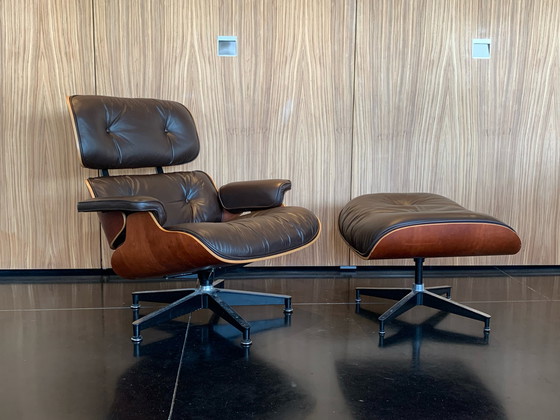 Image 1 of Herman Miller Eames Lounge Chair + Fußhocker