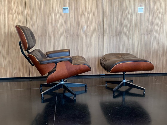 Image 1 of Herman Miller Eames Lounge Chair + Fußhocker