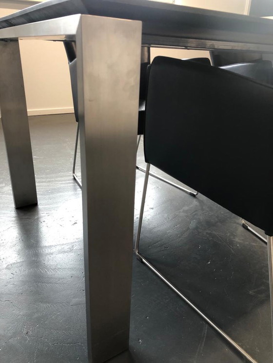 Image 1 of Esstisch mit Edelstahlbeinen und 6x Stühlen aus schwarzem Leder