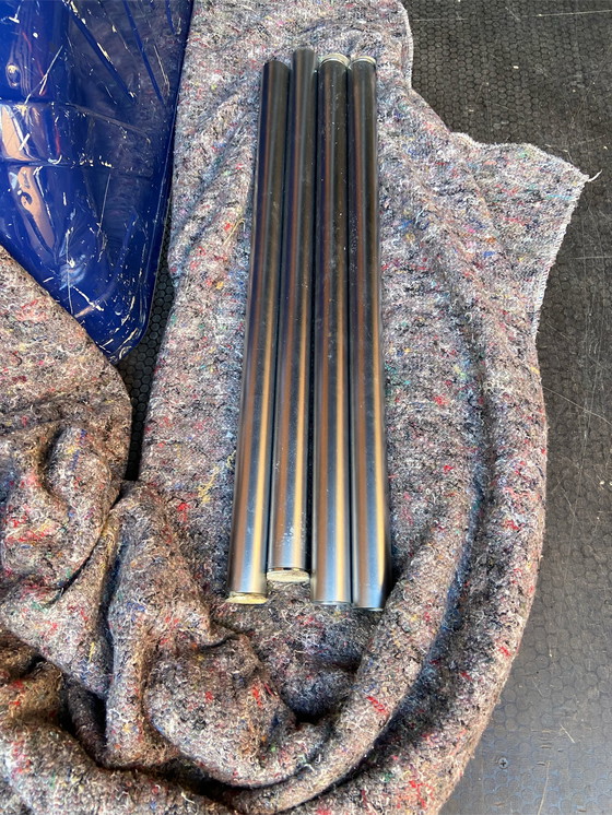 Image 1 of Fritz Hansen Esstisch aus Glas mit verchromten Tischbeinen