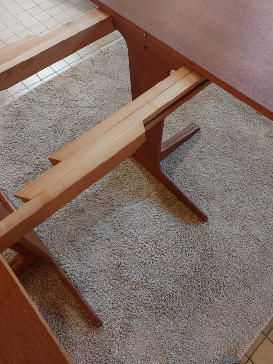 Image 1 of Dänischer Design-Esstisch aus Teakholz aus den 1970er Jahren, ausziehbar