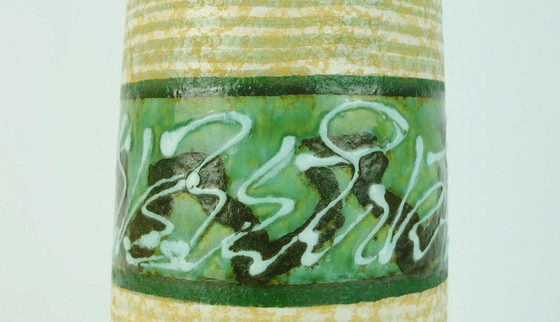 Image 1 of hohe moderne Keramikvase aus der mid century, abstraktes Muster und Streifen aus den 1950er Jahren 