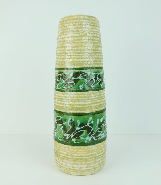 Image 1 of hohe moderne Keramikvase aus der mid century, abstraktes Muster und Streifen aus den 1950er Jahren 