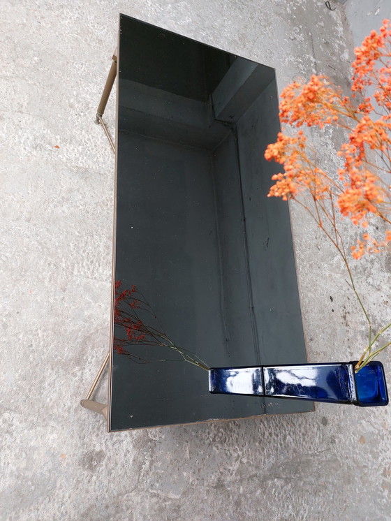 Image 1 of Hollywood Regency Couchtisch aus Messing mit Blau Spiegelplatte