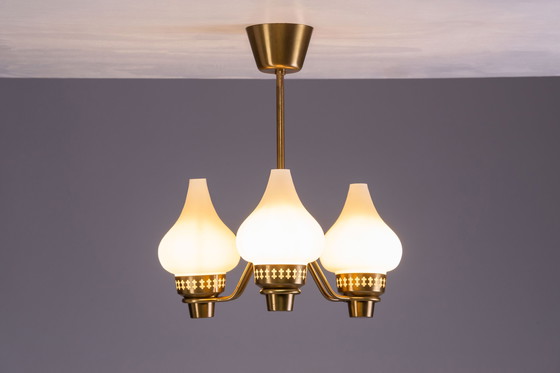 Image 1 of Kronleuchter aus Messing und Glas von Hans Bergström